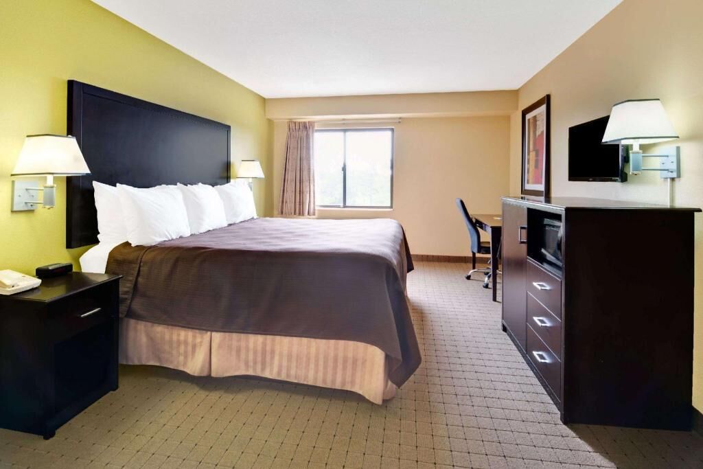Desk, blackout drapes, free cribs/infant beds, free WiFi