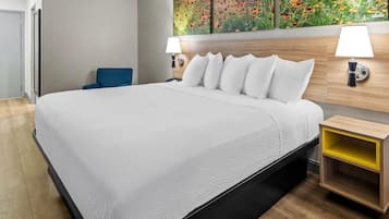 Standardzimmer, 1 King-Bett | Schreibtisch, Verdunkelungsvorhänge, kostenlose Babybetten