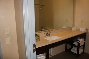 Bathroom sink - Comfort Suites New Braunfels - San Antonio Area (New Braunfels)