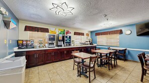 Free daily buffet breakfast  - Quality Inn Van Horn (Van Horn)