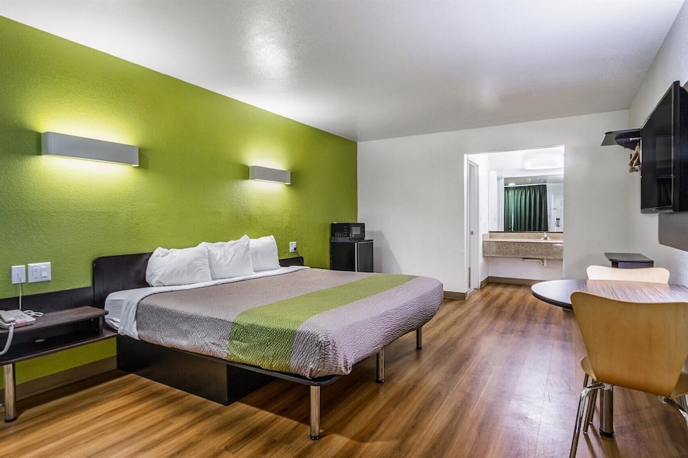Motel 6 San Marcos, TX - North
