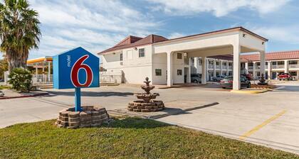 Motel 6 San Marcos, TX - North