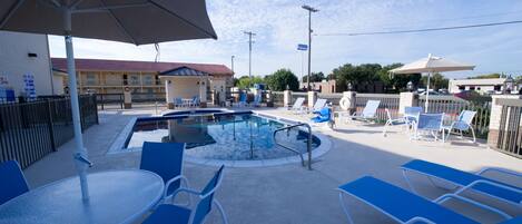 Kolam renang terbuka