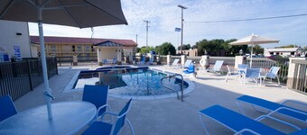 Arya Inn & Suites Farmers Branch