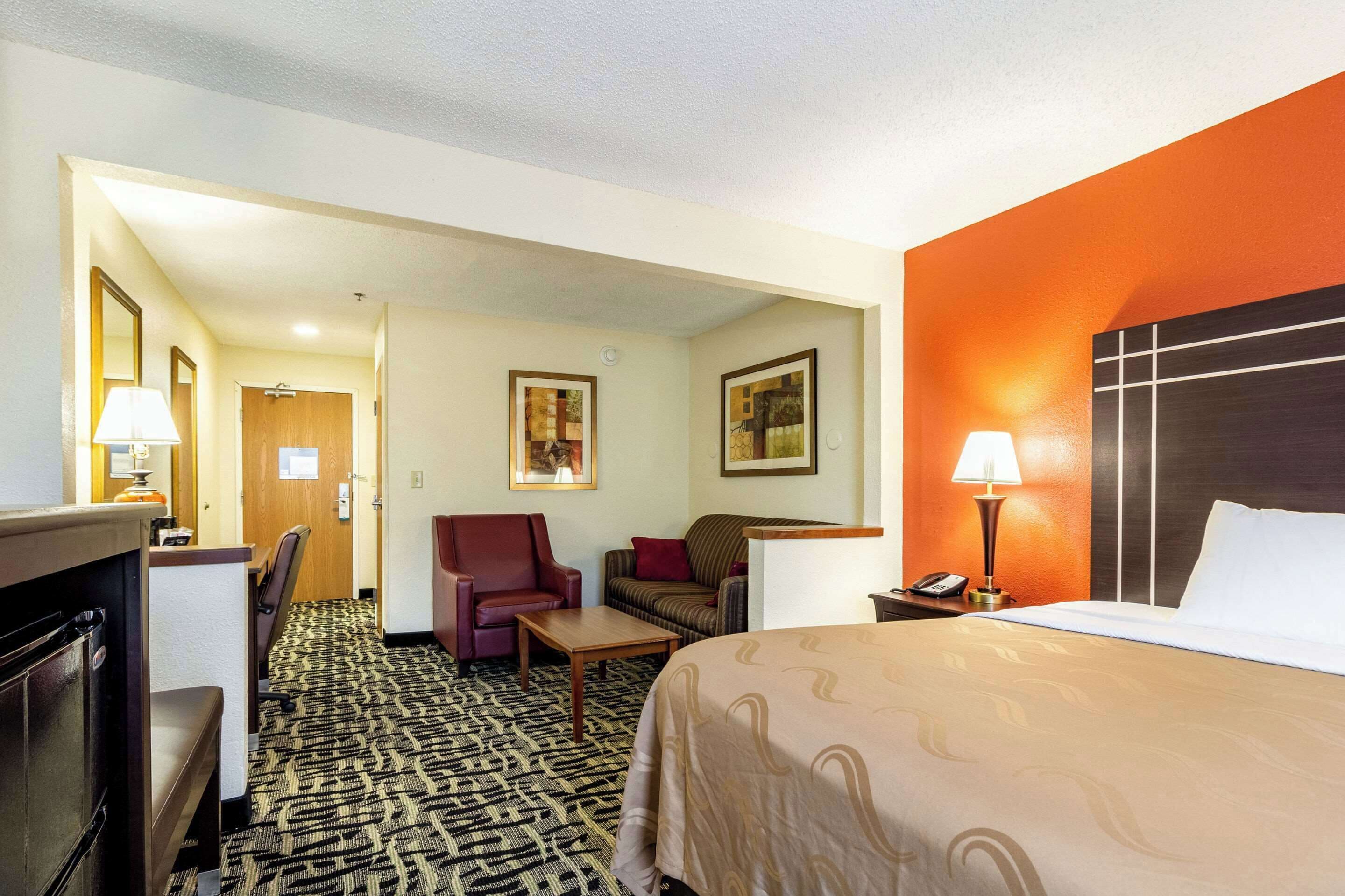 standard suite, 1 king bed, non smoking | desk, iron/ironing board, rollaway beds, free wifi