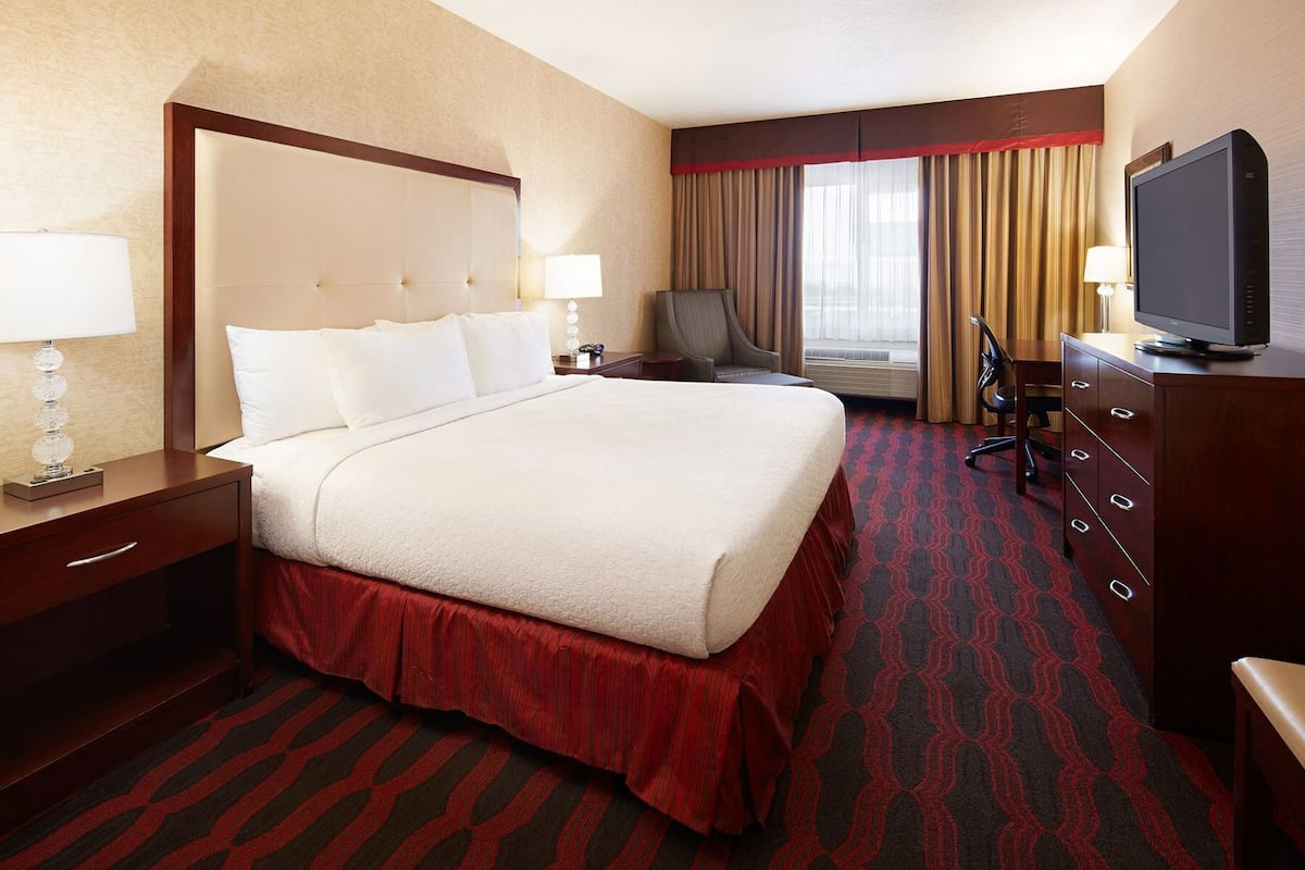 Premium bedding, pillow-top beds, in-room safe, desk