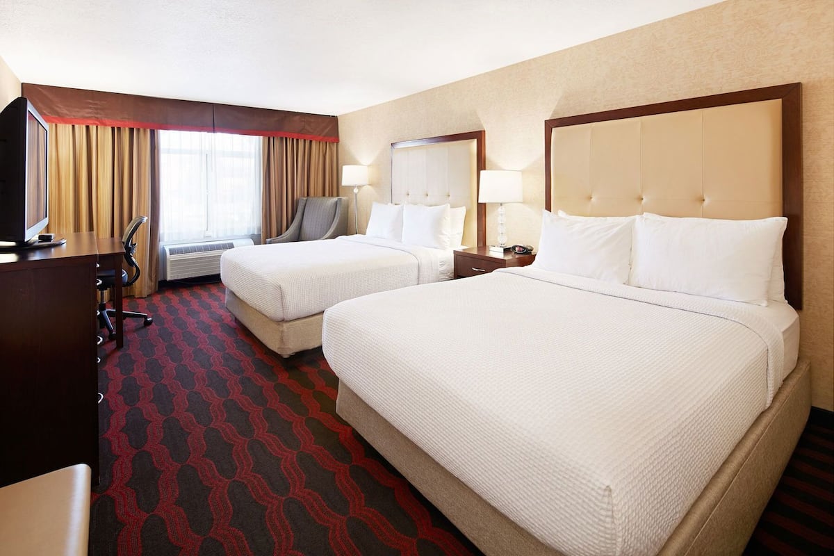 Premium bedding, pillow-top beds, in-room safe, desk