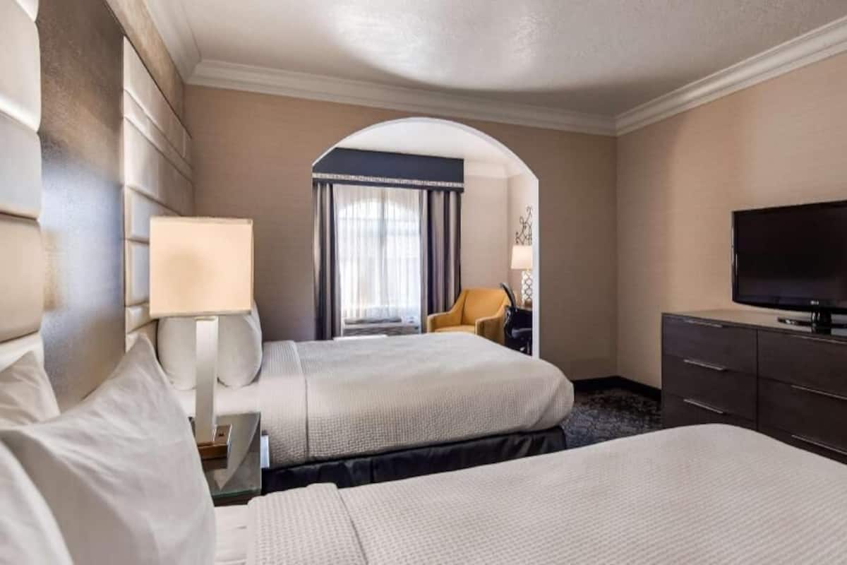 Premium bedding, pillow-top beds, in-room safe, desk