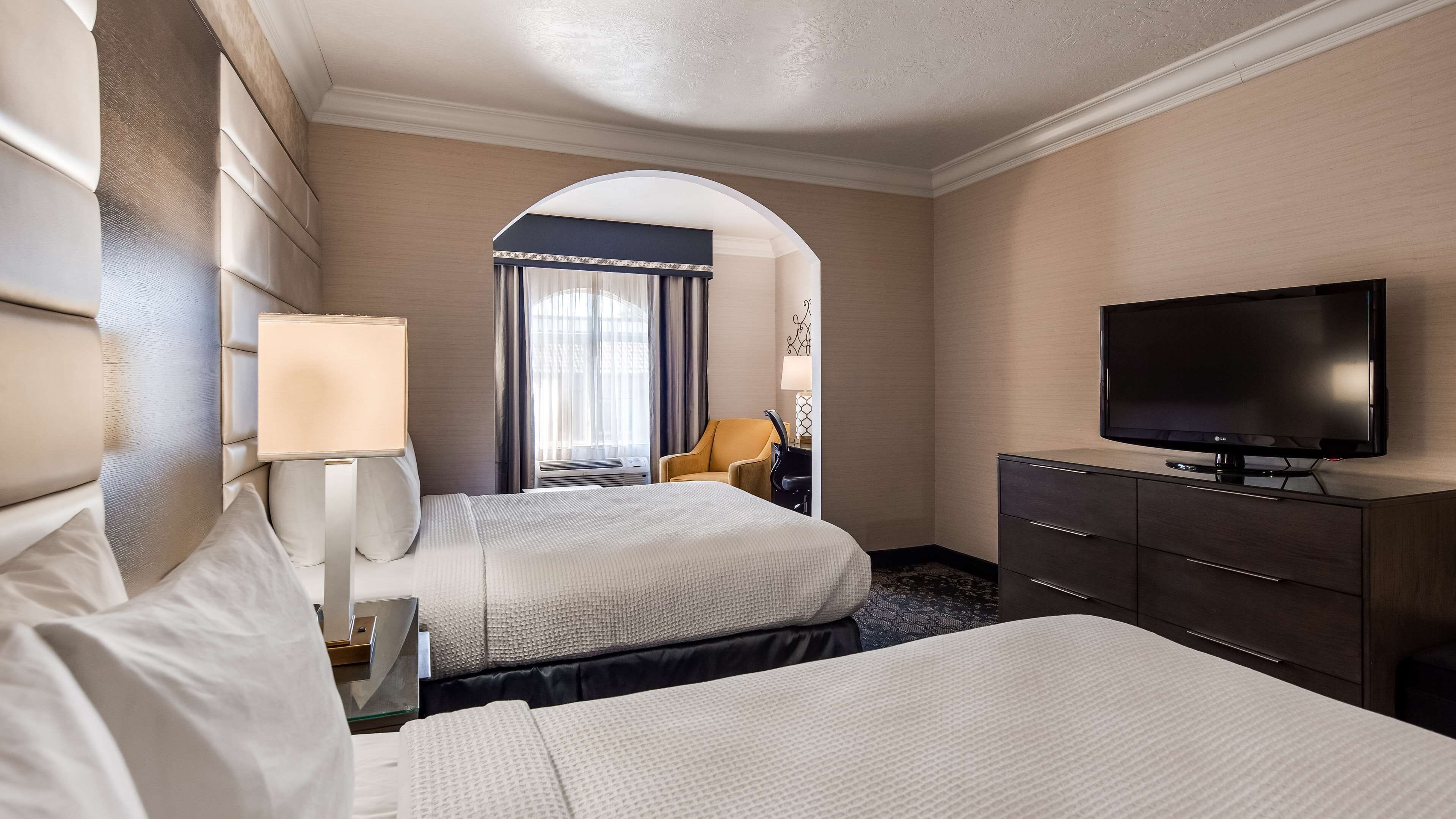 suite, 2 queen beds, non smoking, refrigerator & microwave (with sofabed) | 1 bedroom, premium bedding, pillow-top beds, in-room safe