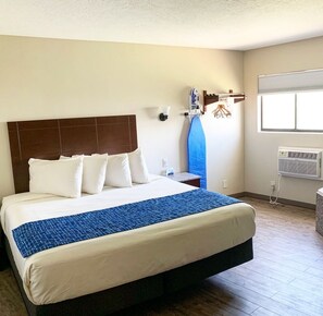 Chambre, 1 très grand lit, non-fumeur, bain à remous