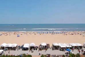 On the beach - Seaview Hotel (Virginia Beach)