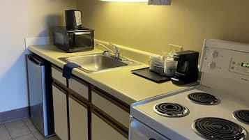Efficiency, Room, 2 Queen Beds, Non Smoking | In-room safe, laptop workspace, iron/ironing board, rollaway beds