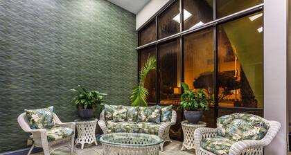 Days Inn by Wyndham Virginia Beach At The Beach