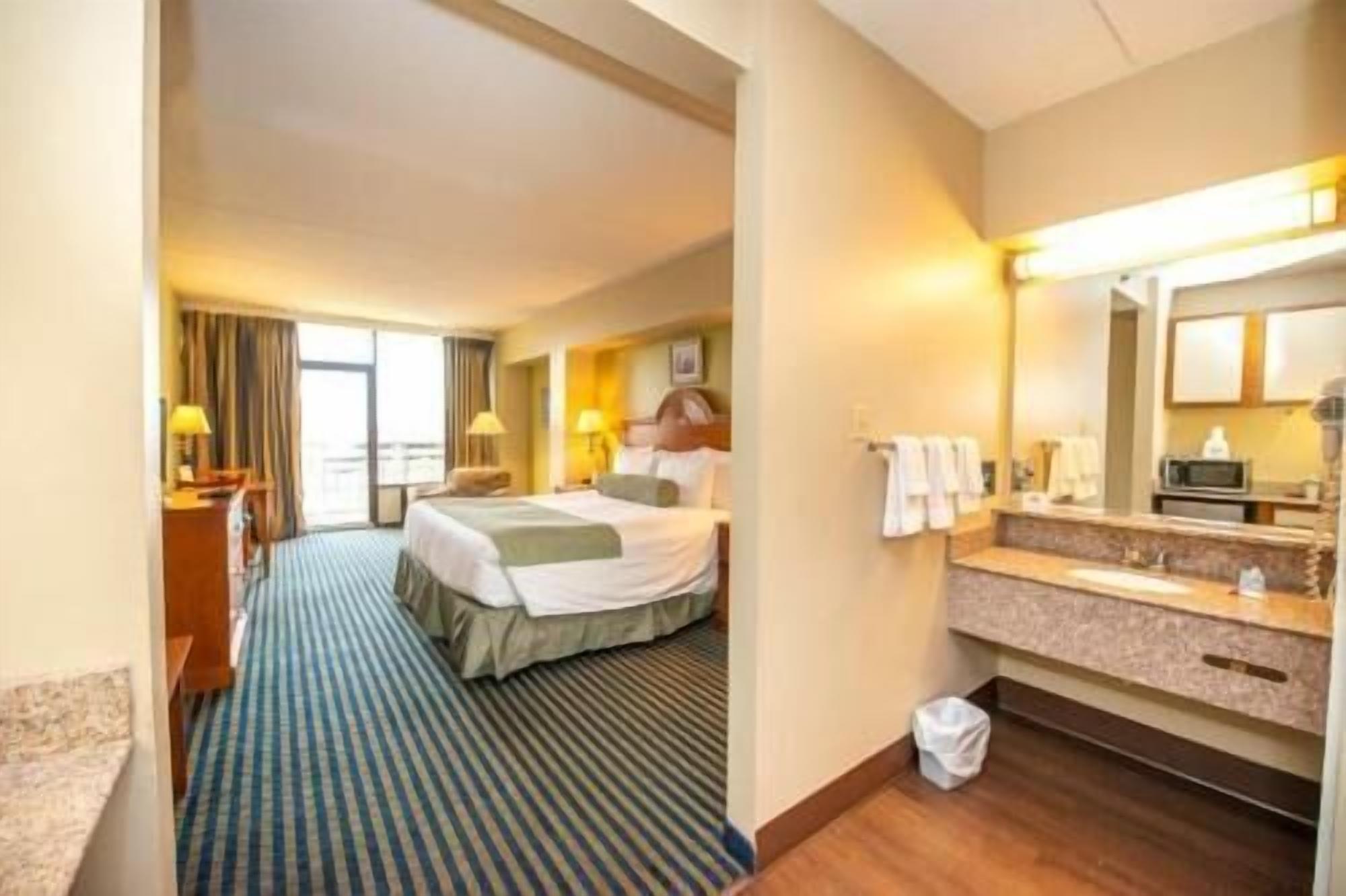 In-room safe, laptop workspace, iron/ironing board, rollaway beds