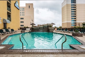 Outdoor pool, sun loungers