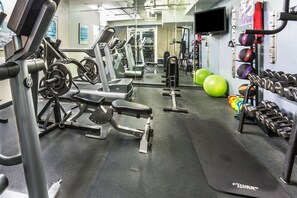 Fitness facility - Days Inn by Wyndham Virginia Beach At The Beach (Virginia Beach)