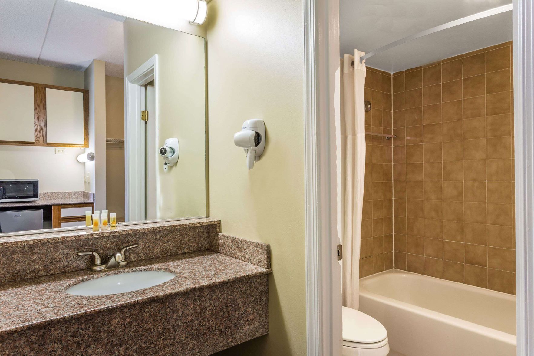 Bathroom | Free toiletries, hair dryer, towels, soap