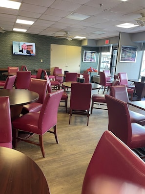 Free daily continental breakfast