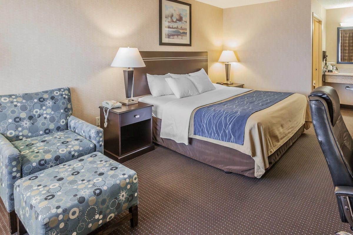 Premium bedding, desk, blackout drapes, iron/ironing board