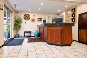 Lobby - Comfort Inn On the Bay (Port Orchard)
