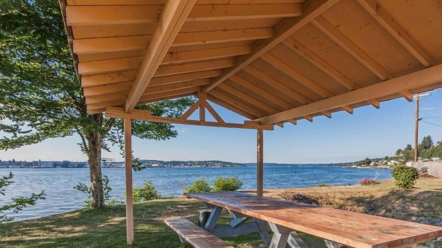 コンフォート イン オン ザ ベイ