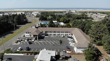 Vista frontal de la propiedad
