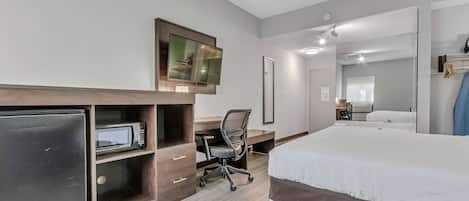 Deluxe King Suite - 2nd Floor No Elevator - Non-Smoking - Stairs Access Only | 2 bedrooms, desk, blackout curtains, iron/ironing board