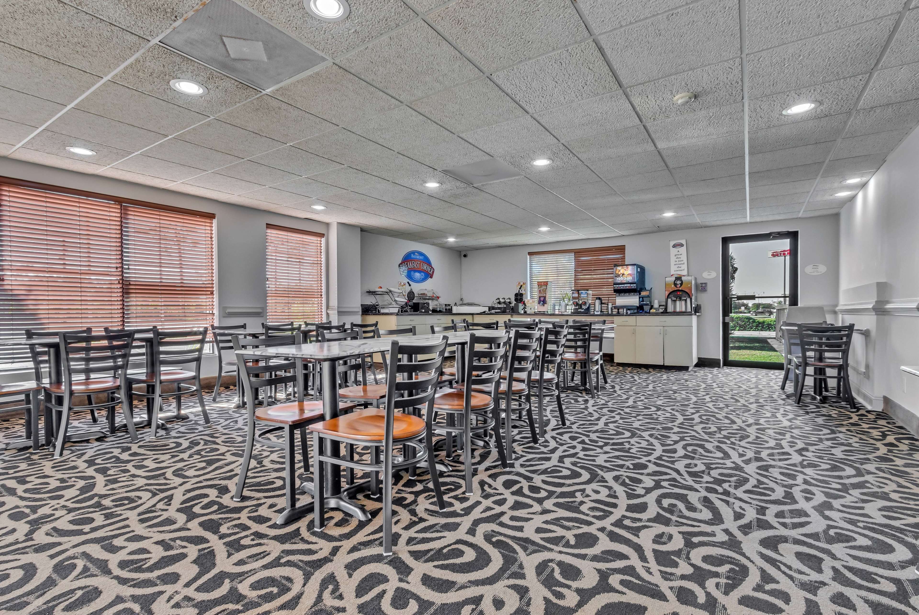 Desayuno bufé gratuito y diario