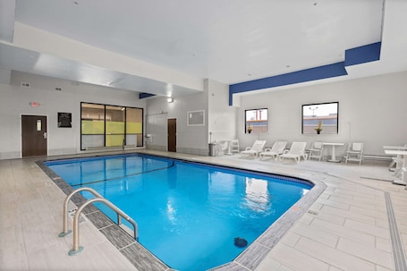 Indoor pool. Comfort Inn & Suites Hazelwood - St. Louis