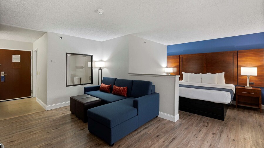 Comfort Inn & Suites St. Louis - Hazelwood