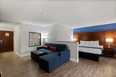 Comfort Inn & Suites St. Louis - Hazelwood
