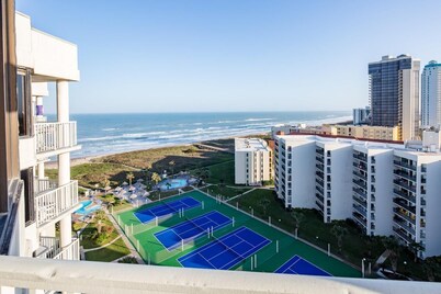 Royale Beach and Tennis Club