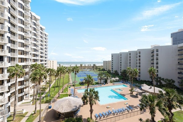 3 outdoor pools