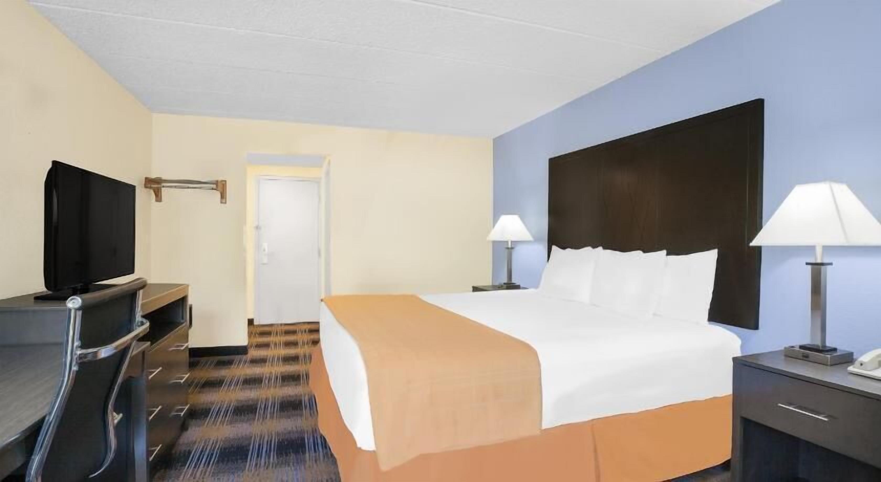 Pillow-top beds, in-room safe, desk, laptop workspace