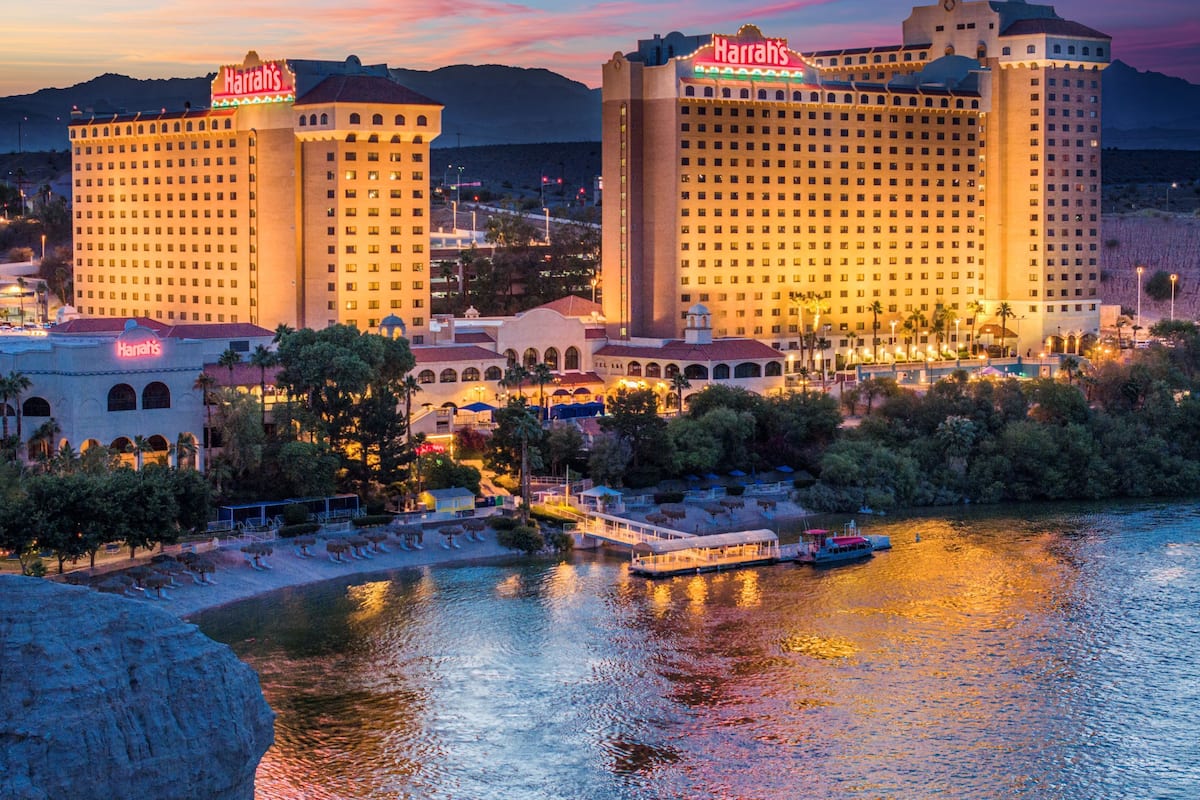 Room | Hypo-allergenic bedding, pillow-top beds, desk, laptop workspace