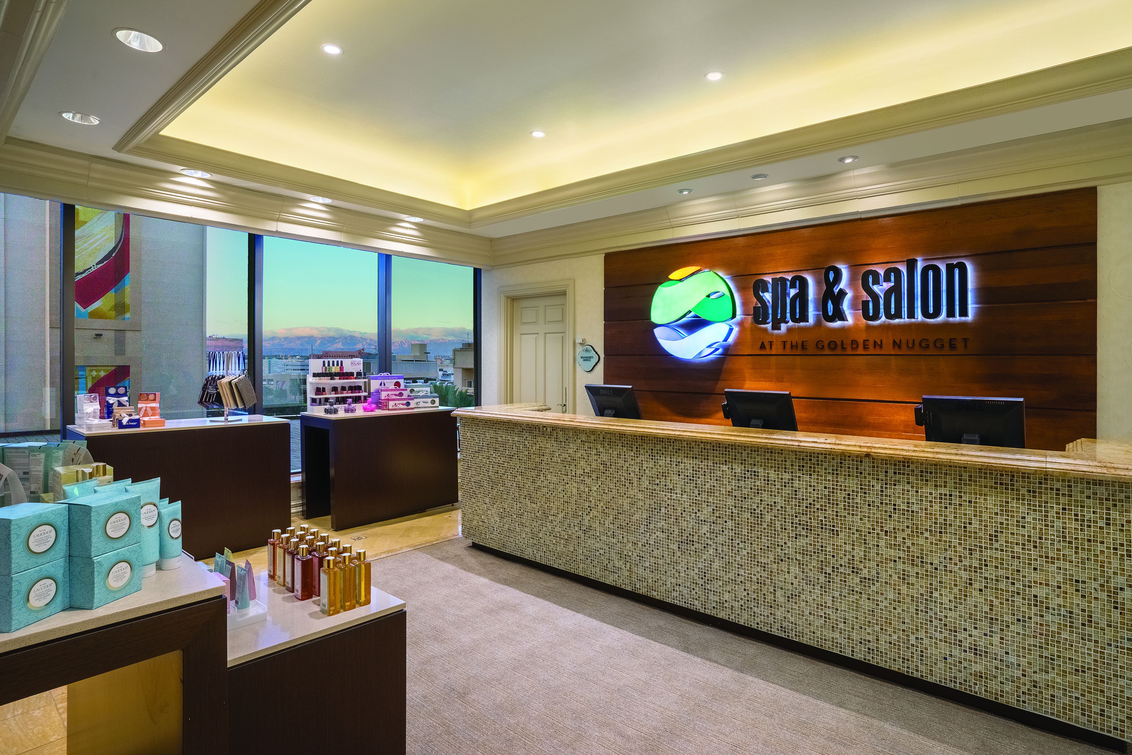 Körperbehandlungen, Hydrotherapie, Aromatherapie, Warmsteinmassagen