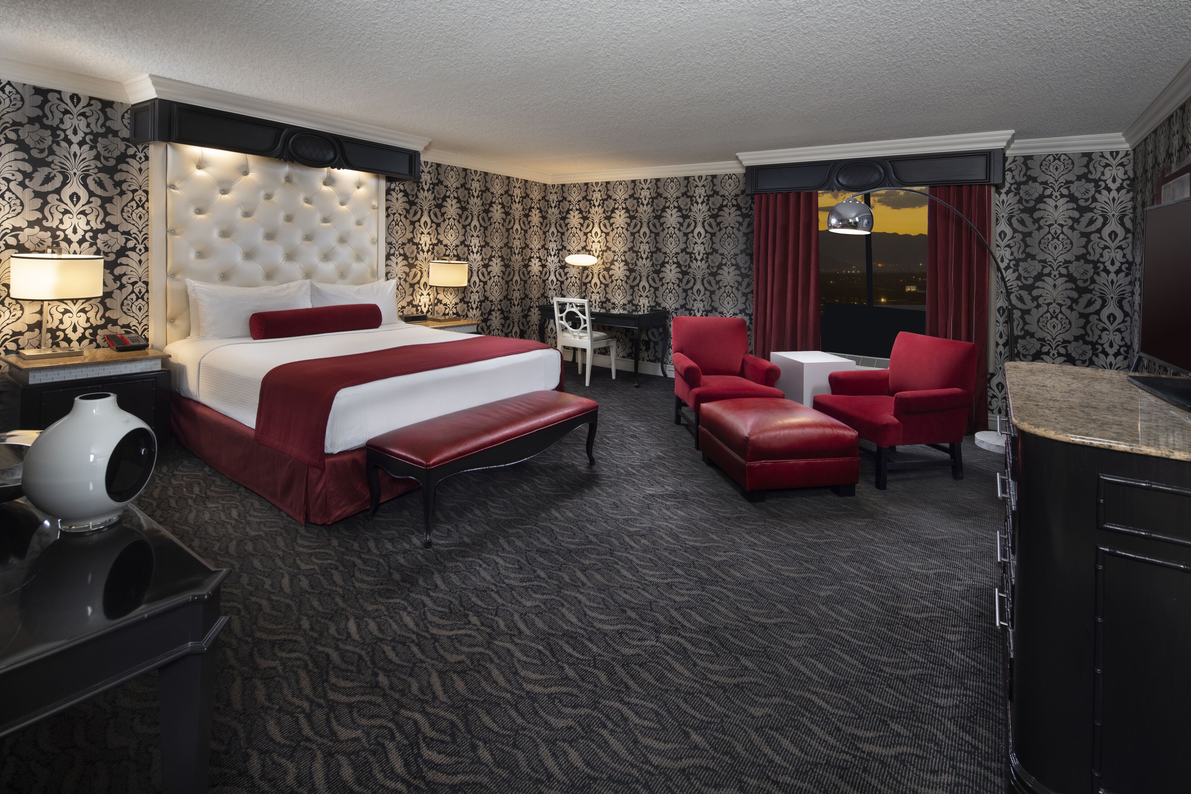 Golden nugget hotel pillows top