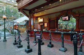 Hotel entrance and lobby at Sams Town Hotel & Gambling Hall