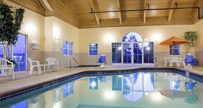 Quality Inn & Suites Stillwater