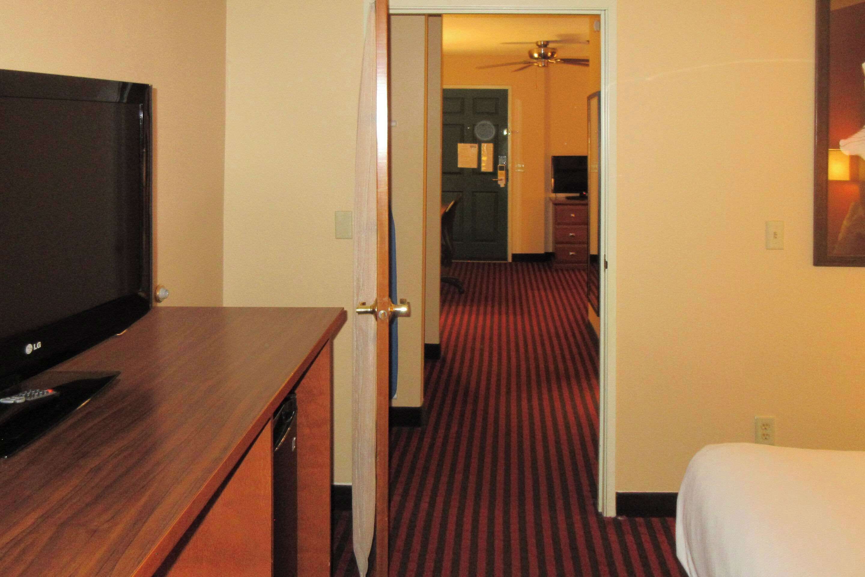 In-room safe, desk, laptop workspace, blackout curtains