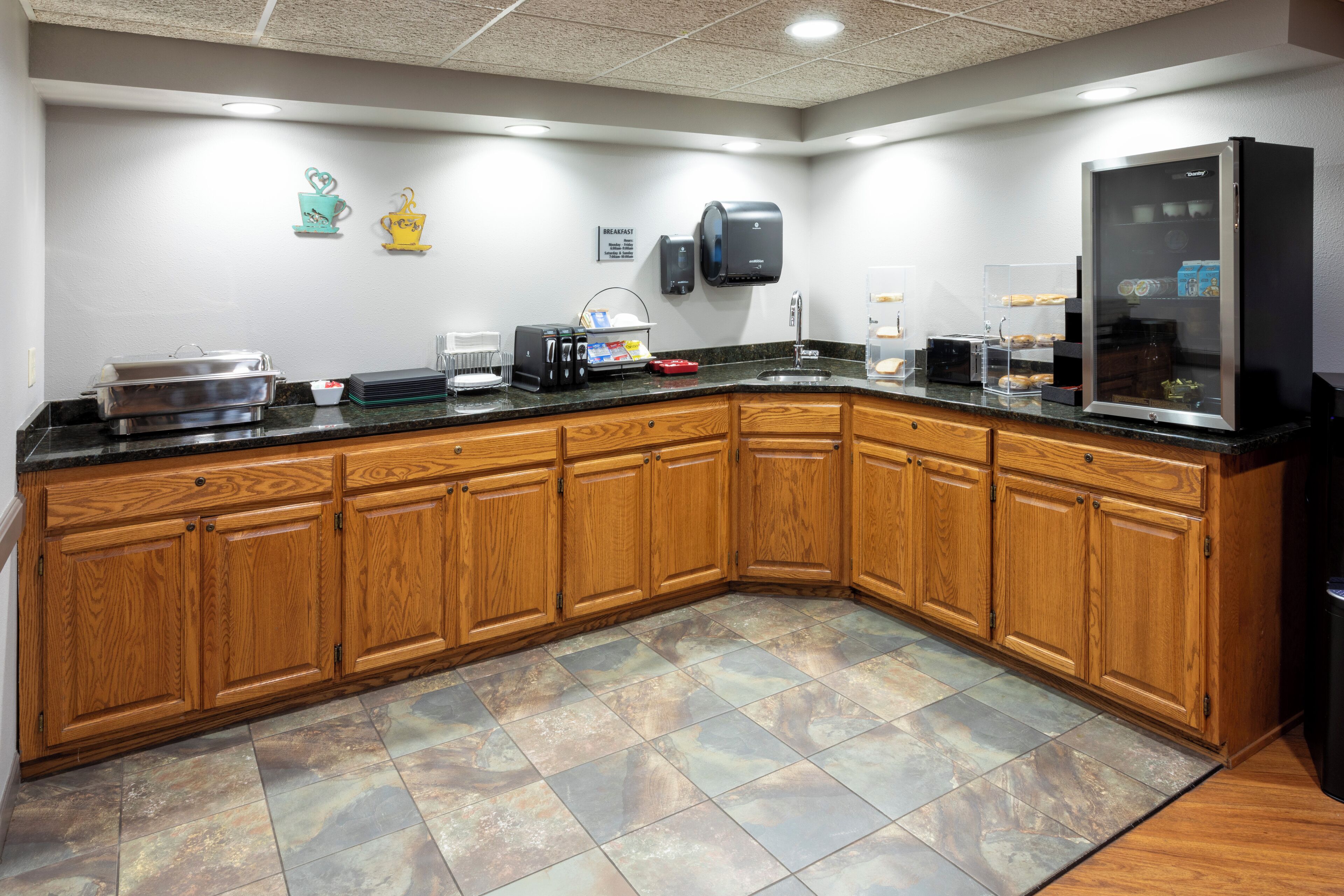 free daily continental breakfast