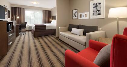 Country Inn & Suites by Radisson, St. Cloud West, MN
