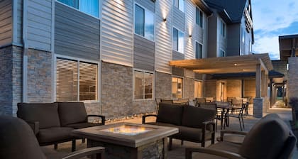 Country Inn & Suites by Radisson, St. Cloud West, MN