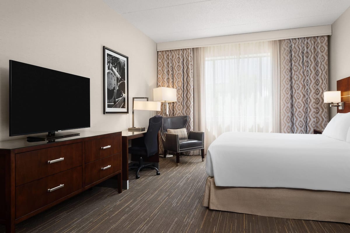 Superior Room, 1 King Bed, Non Smoking, Jetted Tub | Jetted tub