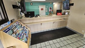 Lobby - Travel Inn By OYO Omaha (Omaha)