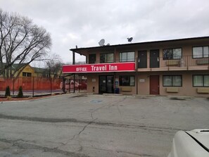 Exterior - Travel Inn By OYO Omaha (Omaha)