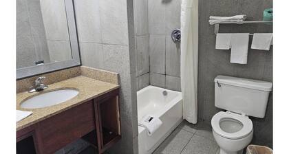 Travel Inn By OYO Omaha