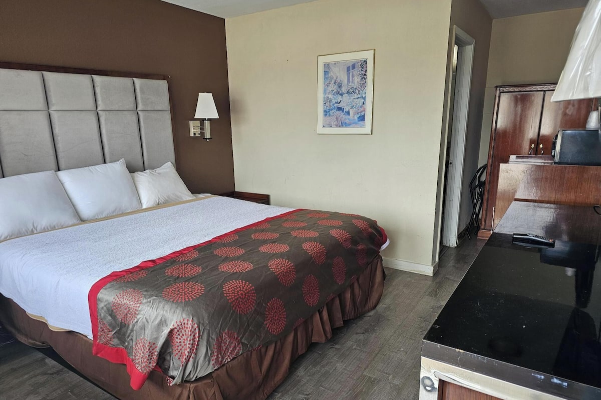 Ropa de cama de alta calidad, escritorio, wifi gratis y ropa de cama 