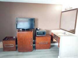 Ropa de cama de alta calidad, escritorio, wifi gratis y ropa de cama