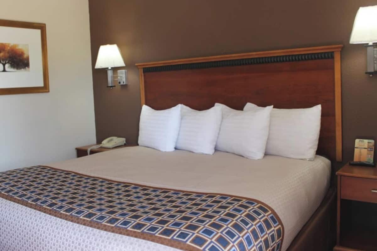 Ropa de cama de alta calidad, escritorio, wifi gratis y ropa de cama 